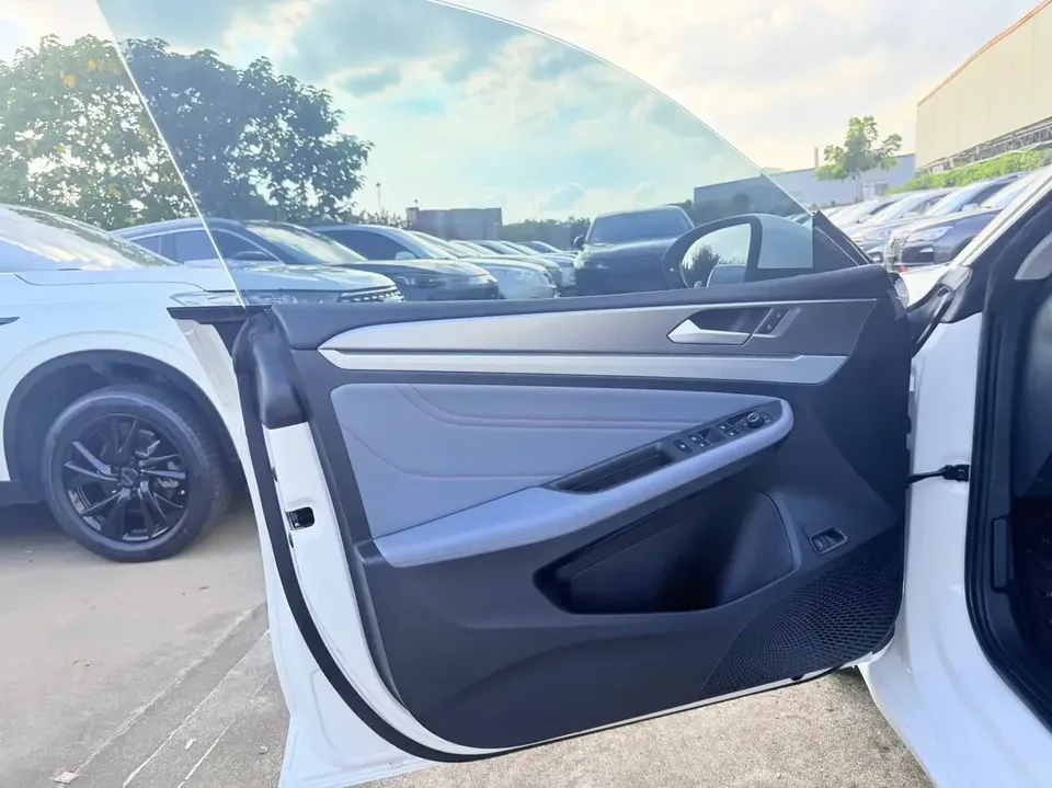 Volkswagen Lamando Lingdu 2022 Lingdu L 280TSI DSG Cool Edition 2022 — thumbnail 5