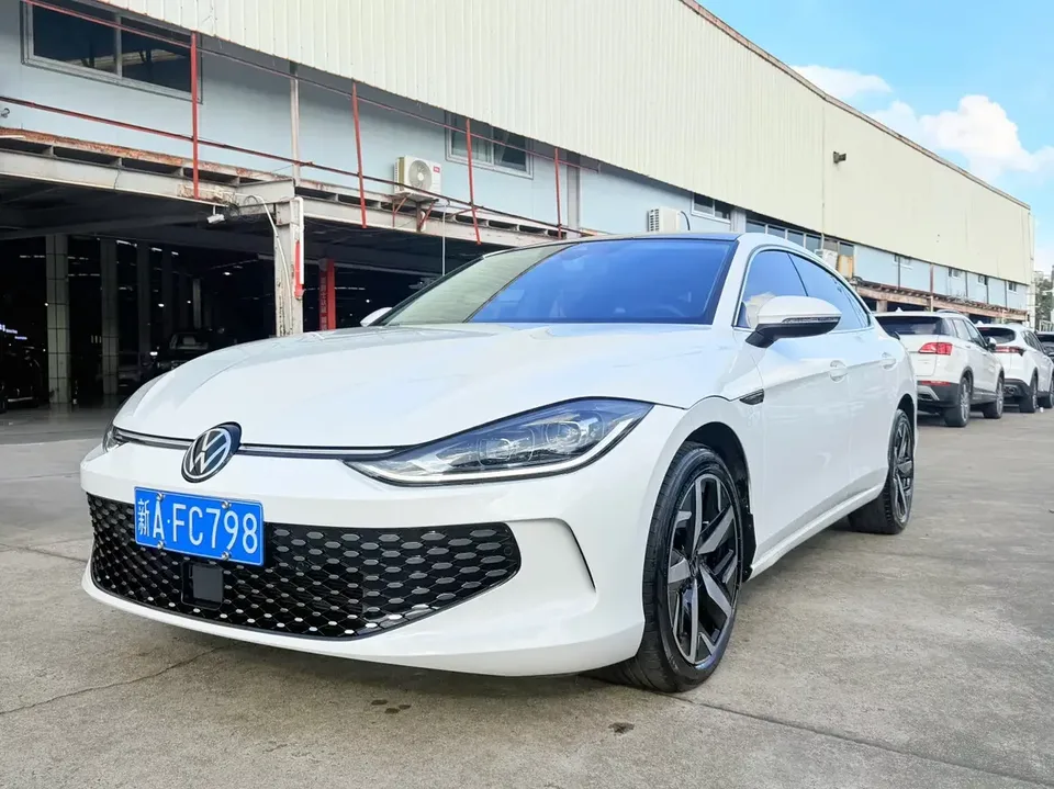 Volkswagen Lamando Lingdu 2022 Lingdu L 280TSI DSG Cool Edition 2022 — photo 1, buy with delivery to Moscow