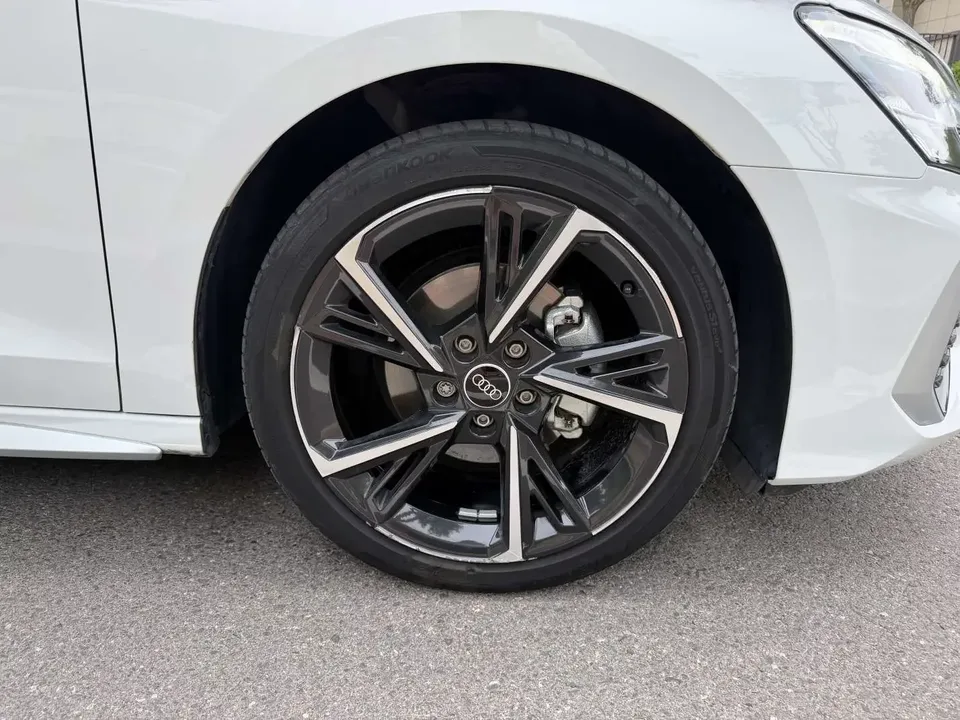 Audi A3 Audi A3 2022 Sportback 35 TFSI Stylish and sporty 2023 — thumbnail 3