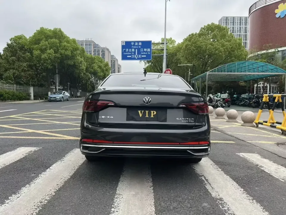 Volkswagen Sagitar Sagitar 2023 280TSI DSG Excellence Plus 2022 — thumbnail 2