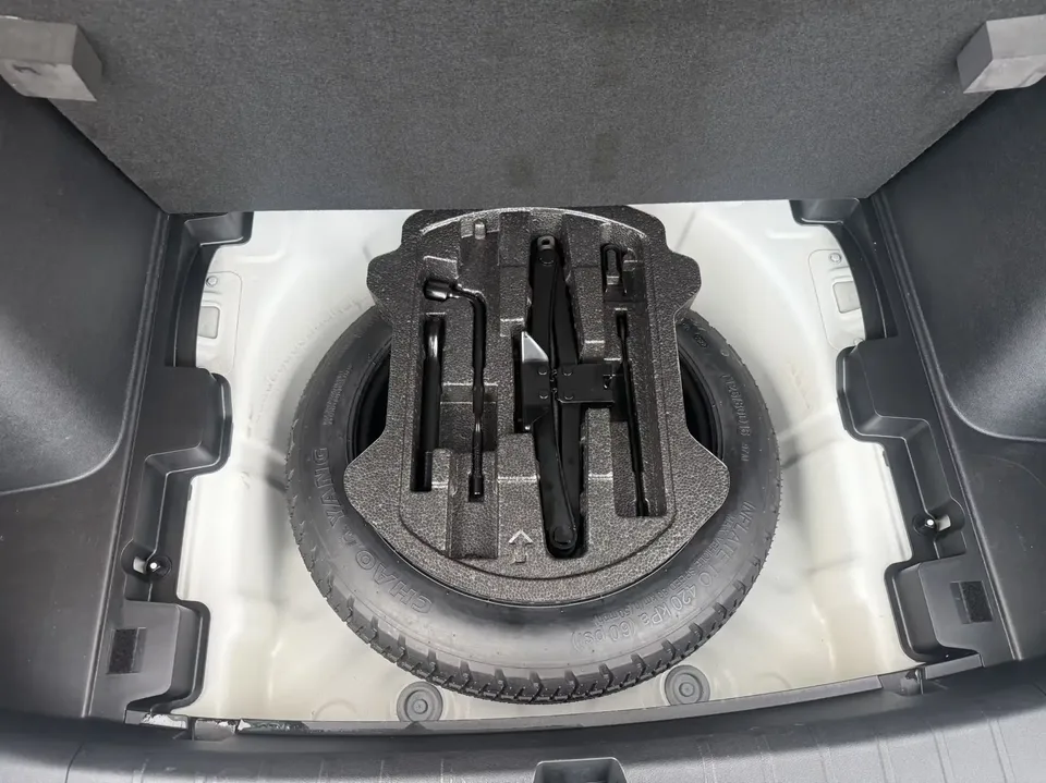 Geely Coolray SX11 Binyue 2021 240T DCT Diamond Edition 2023 — thumbnail 4