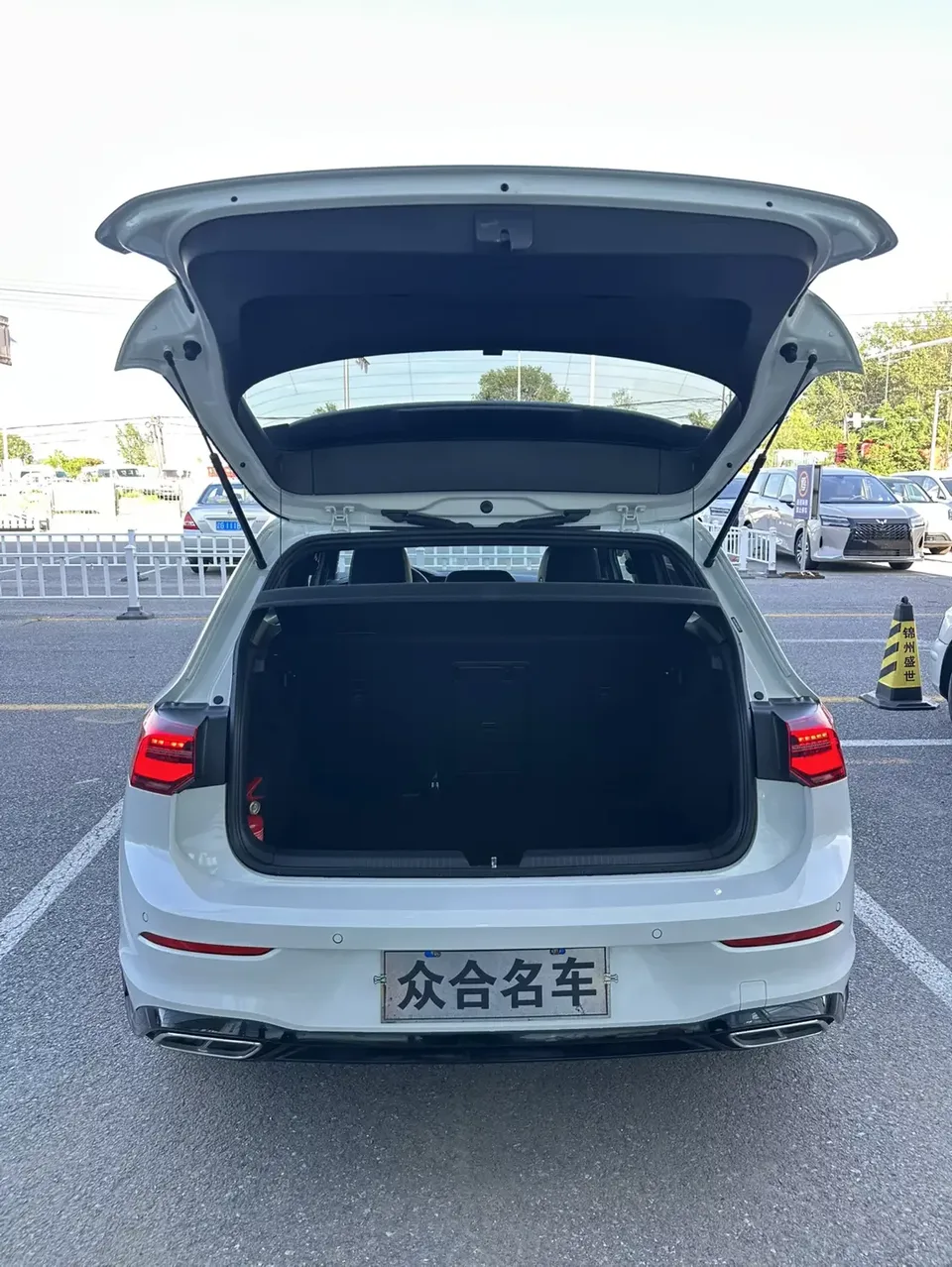 Volkswagen Golf golf 2021 280TSI DSG R-Line 2022 — миниатюра 3