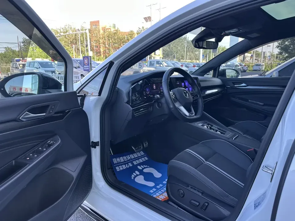 Volkswagen Golf golf 2021 280TSI DSG R-Line 2022 — миниатюра 5