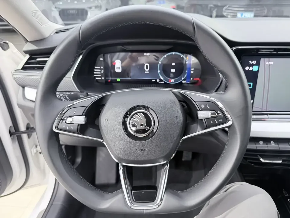Skoda Octavia Octavia 2022 PRO TSI280 DSG Luxury Edition 2023 — thumbnail 4