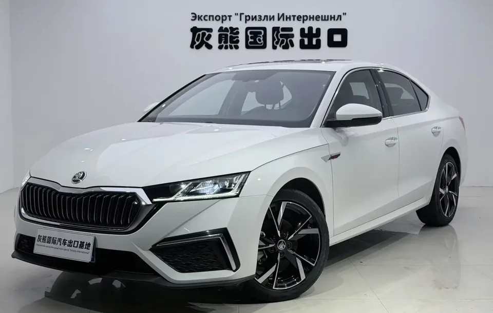 Skoda Octavia Octavia 2022 PRO TSI280 DSG Luxury Edition 2023 — photo 1, buy with delivery to Moscow