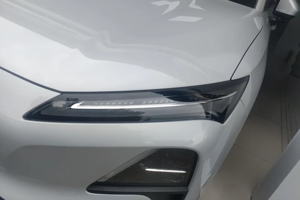 Wuling Starlight S PHEV Wuling Starlight S PHEV 2024 130km Flagship 2024 — миниатюра 2
