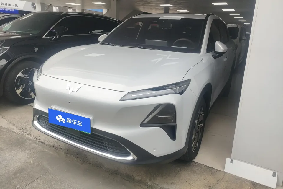 Wuling Starlight S PHEV Wuling Starlight S PHEV 2024 130km Flagship 2024 — фото 1, купить с доставкой в Москву