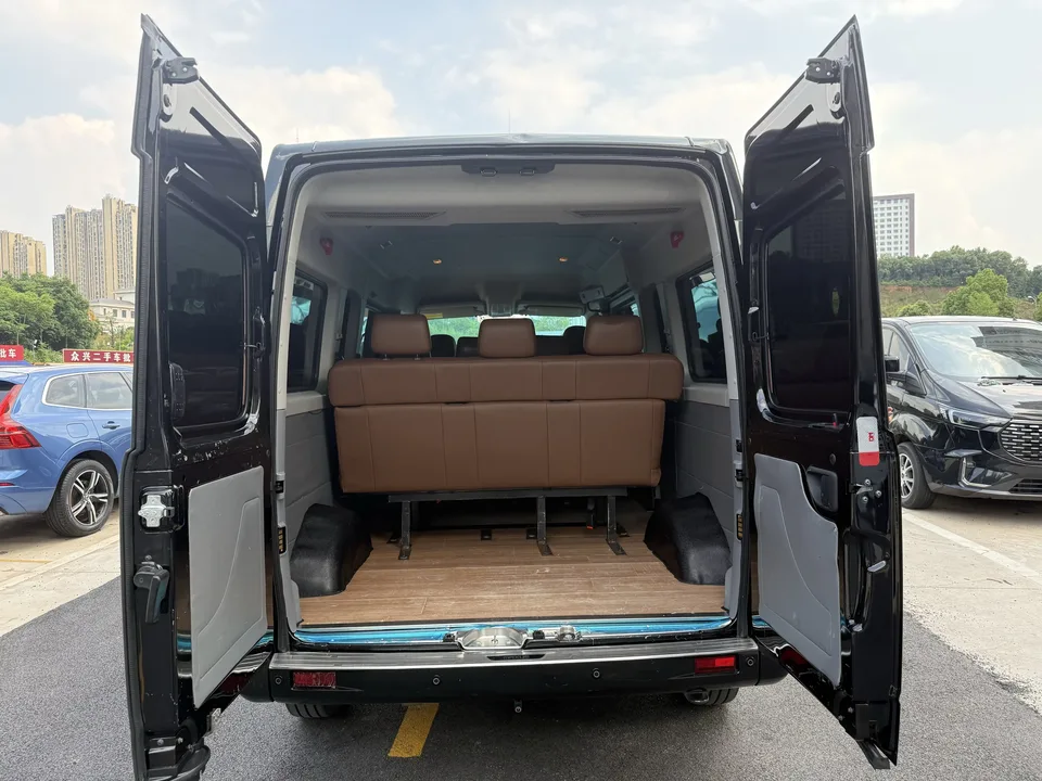Datong Xintu V80 Xintu V80 2024 PRO 2.0T manual Aoyuntong long axis mid-top 127Ps 6-9 seats 2024 — thumbnail 3