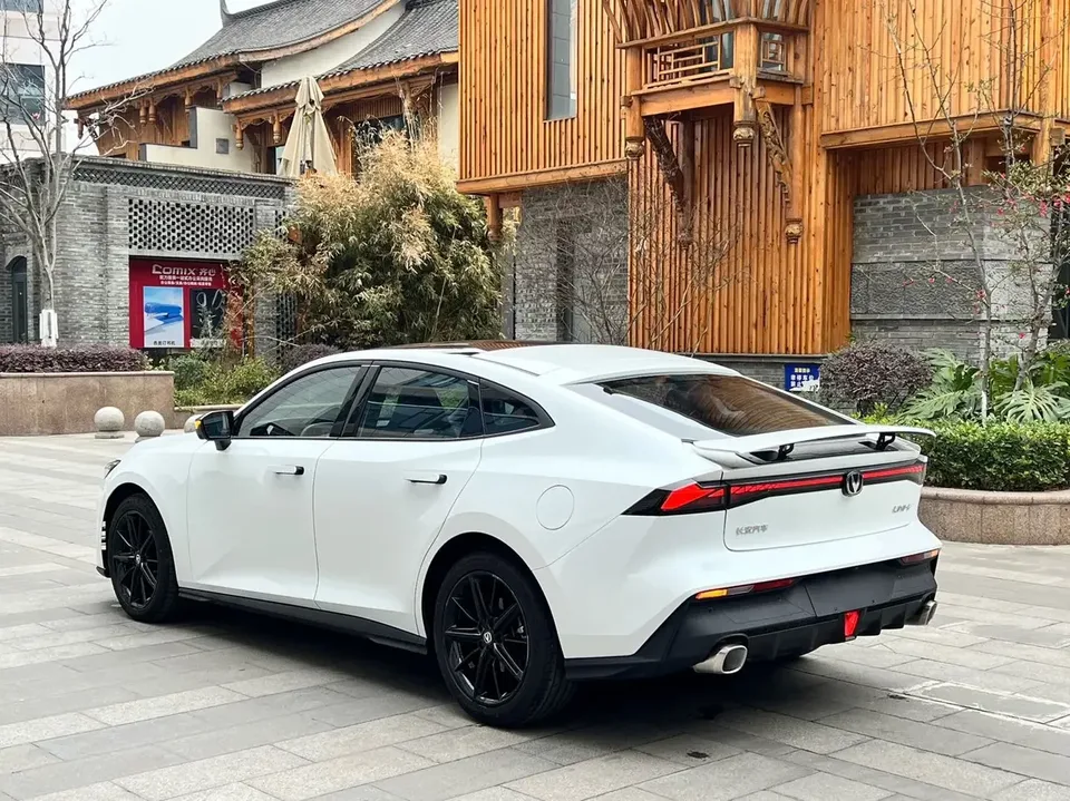 Changan UNI-V Changan UNI-V 2023 1.5T Premium 2024 — thumbnail 4
