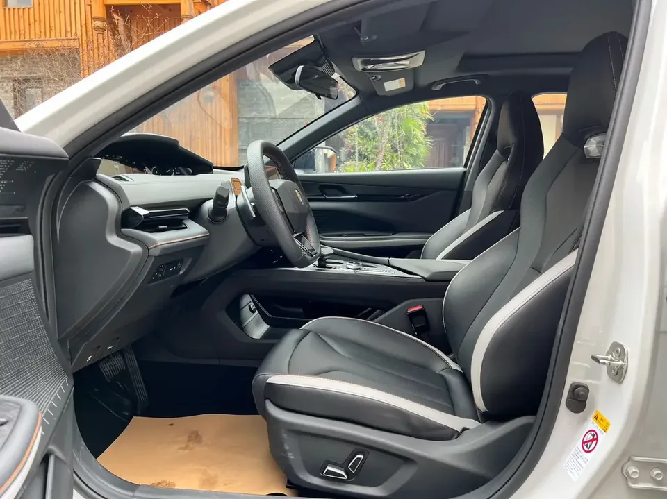 Changan UNI-V Changan UNI-V 2023 1.5T Premium 2024 — thumbnail 5