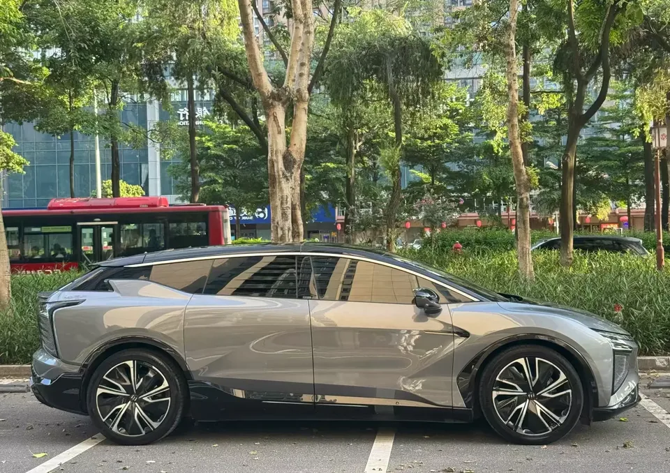 HiPhi X HiPhi X 2021 Deluxe 6-seater 2022 — thumbnail 2