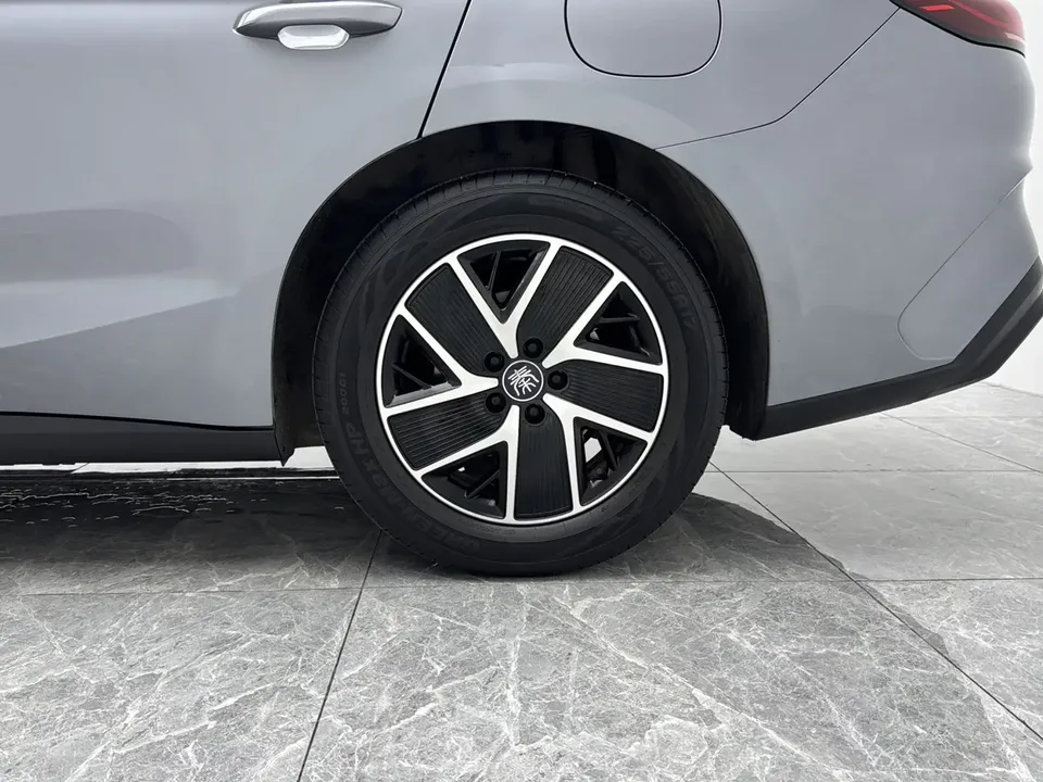 BYD Qin L DM Qin L DM 2024 DM-i 120KM Leading Type 2025 — thumbnail 3