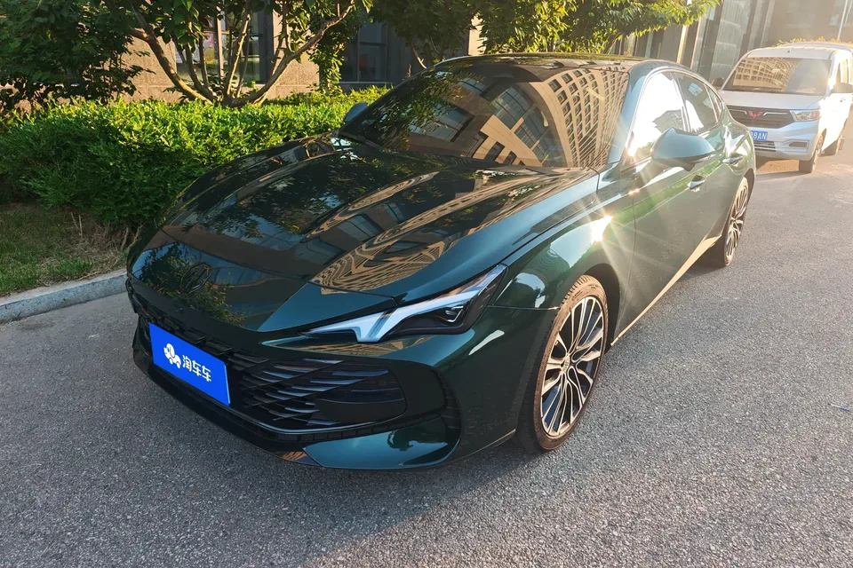 MG 7 MG7 2025 1.5T DCT Elegant Edition 2025 — photo 1, buy with delivery to Moscow