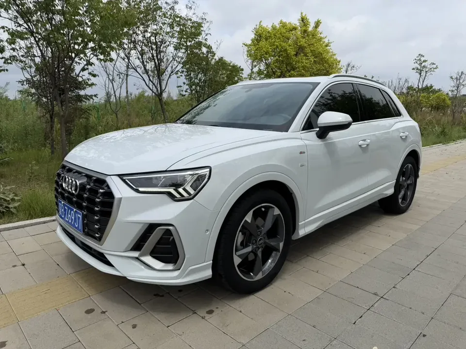 Audi Q3 Audi Q3 2022 35 TFSI Stylish Dynamic 2022 — photo 1, buy with delivery to Moscow
