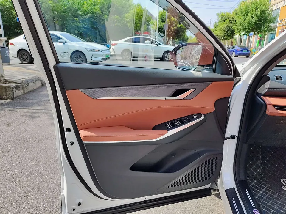 Changan CS75PLUS Changan CS75 PLUS 2026 Smart Champion Edition 1.5T New Blue Whale Smart Navigation Model 2025 — миниатюра 3