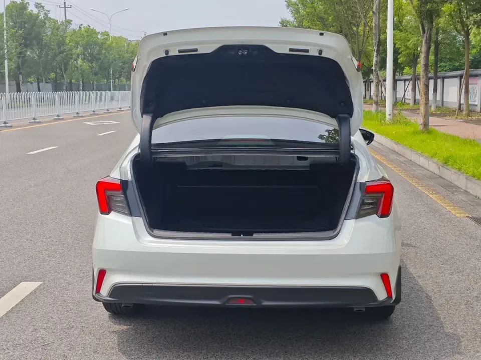 Honda Integra Style 2022 240TURBO CVT Premium Edition 2022 — thumbnail 3