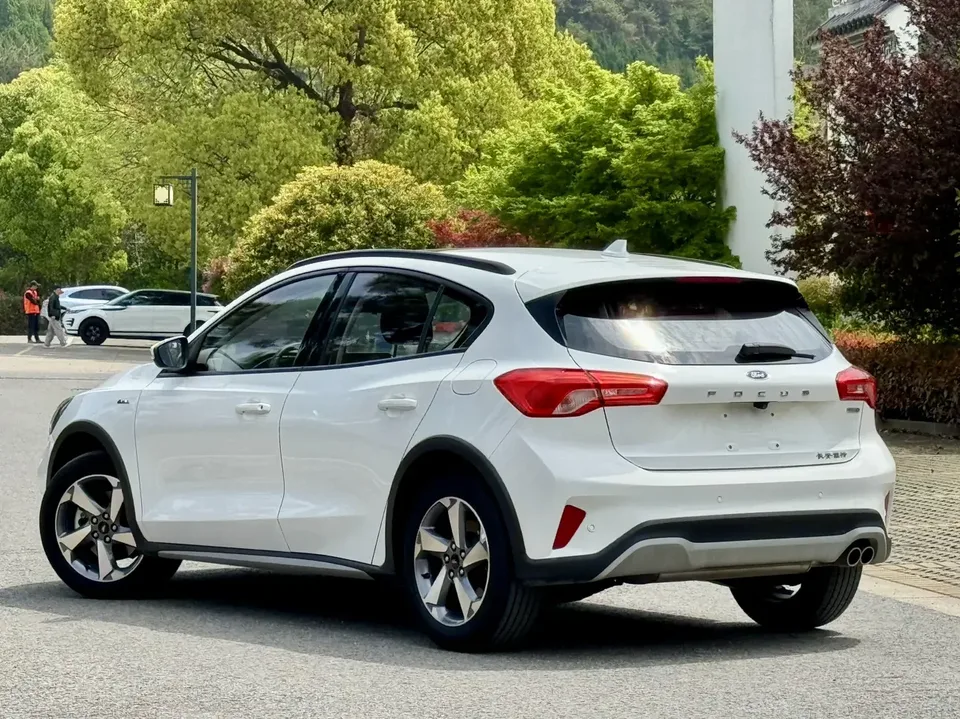 Ford Fox Active Fox Active 2021 EcoBoost 180 2022 — thumbnail 2