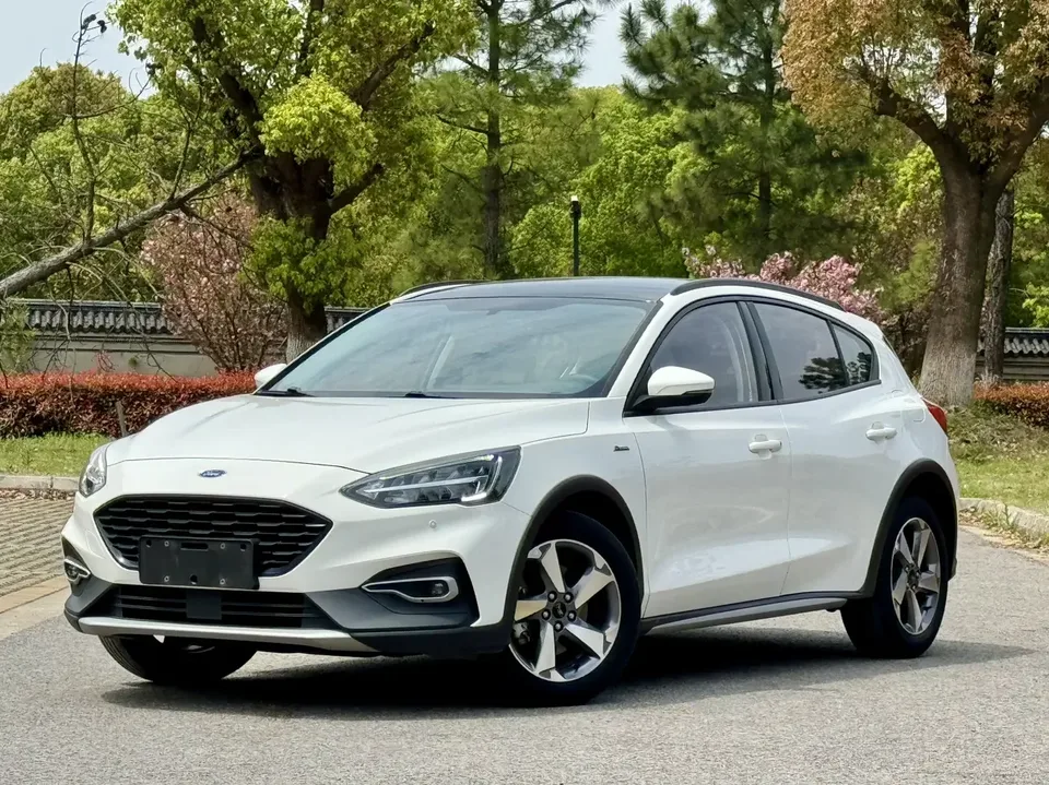 Ford Fox Active Fox Active 2021 EcoBoost 180 2022 — photo 1, buy with delivery to Moscow