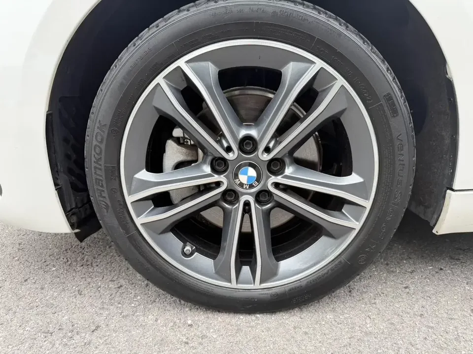 BMW 1 Series BMW 1 Series 2023 120i M Sport 2023 — thumbnail 3