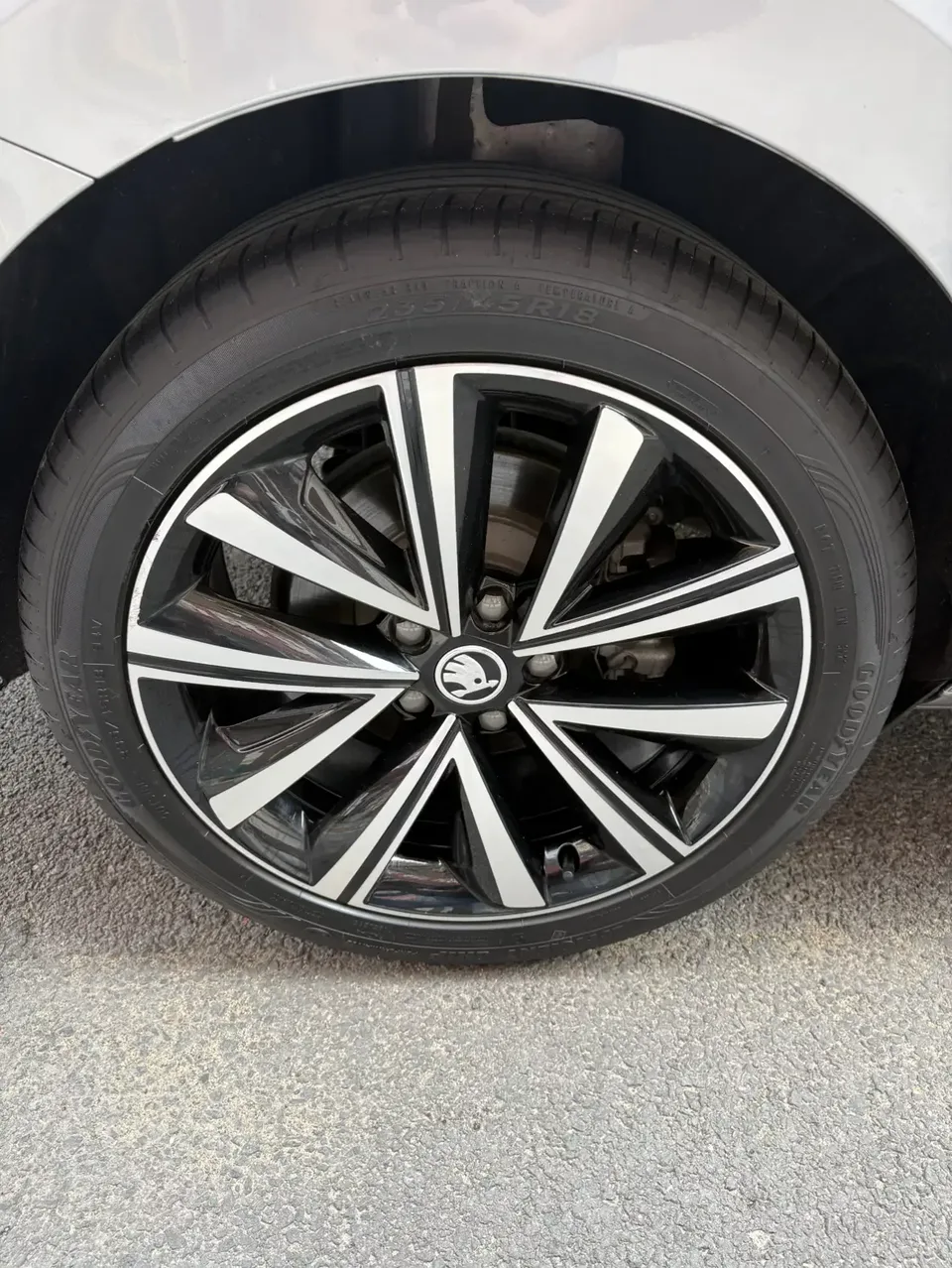 Skoda Superb Speedy 2023 Modified TSI280 DSG Premium Edition 2023 — thumbnail 4