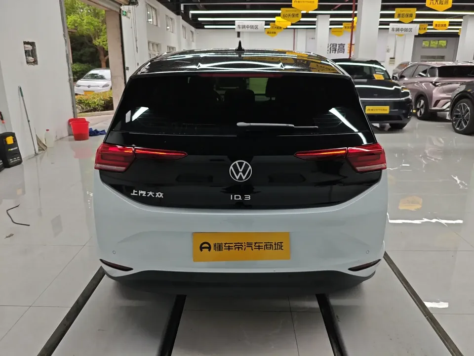 Volkswagen ID.3 Volkswagen ID.3 2023 Upgraded Pure Smart Edition 2023 — thumbnail 2