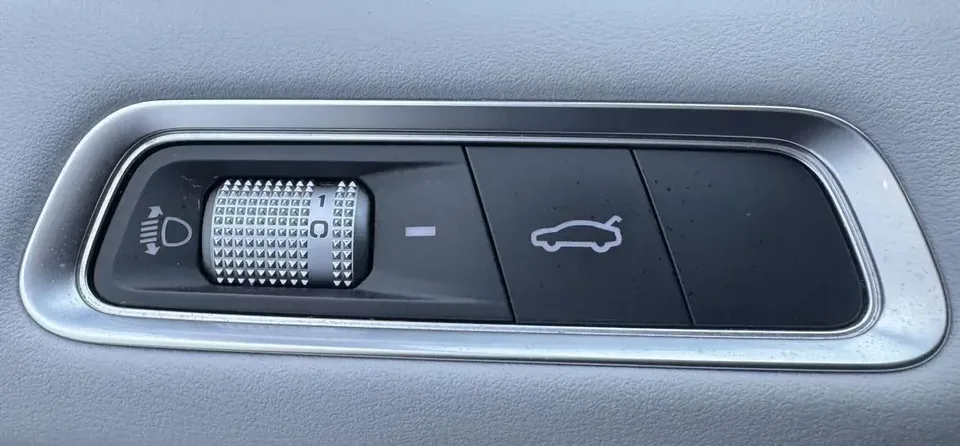 Geely Emgrand emgrand 2022 4th generation 1.5L CVT flagship model 2022 — thumbnail 3