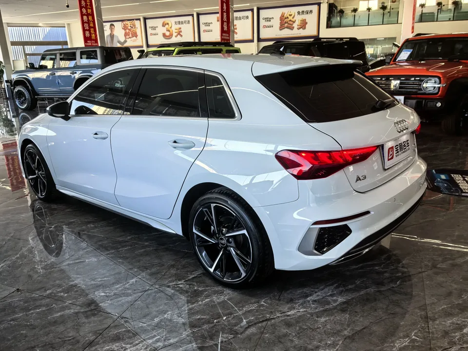 Audi A3 Audi A3 2022 Sportback 35 TFSI Stylish and sporty 2023 — thumbnail 4