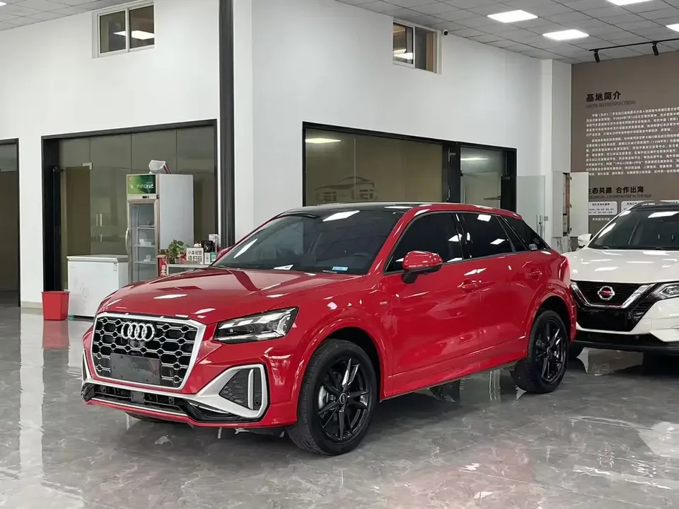 Audi Q2L Audi Q2L 2022 35 TFSI Stylish and Elegant 2022 — фото 1, купить с доставкой в Москву