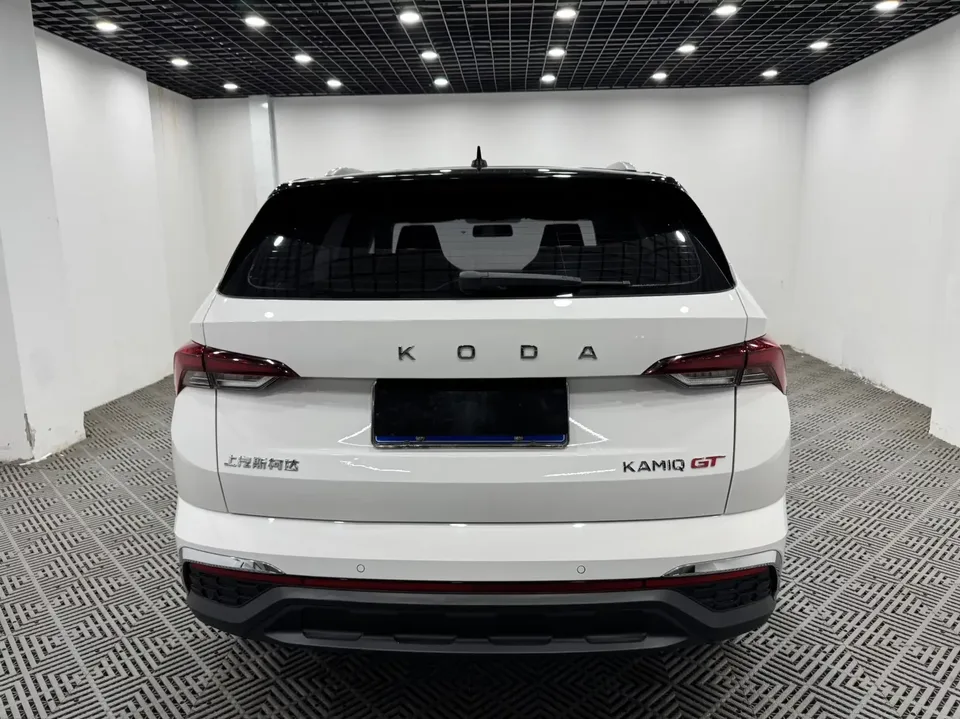 Skoda Kamiq Komic GT 2022 1.5L Automatic Premium Edition 2022 — миниатюра 2