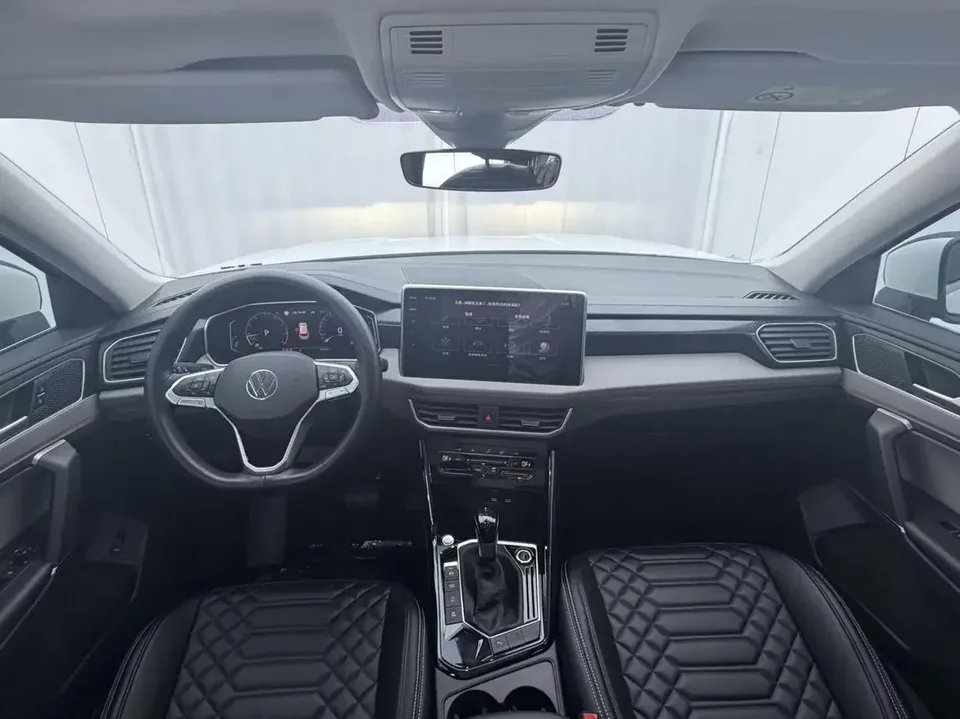 Volkswagen Tayron Tanyue 2023 280TSI 2WD Luxury Plus Advanced Edition 2023 — thumbnail 4