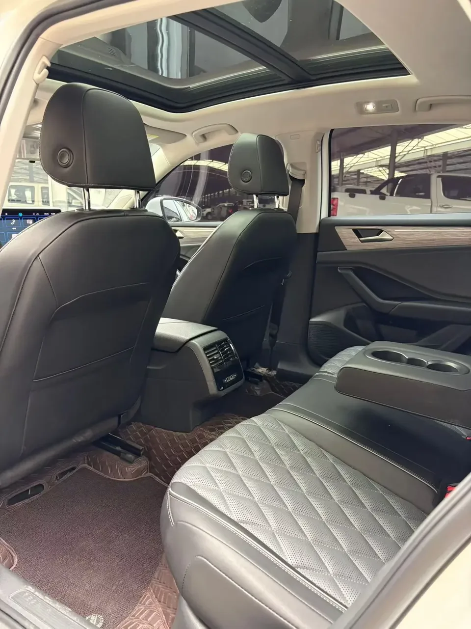 Volkswagen Sagitar Sagitar 2024 300TSI DSG Beyond Edition 2024 — thumbnail 3