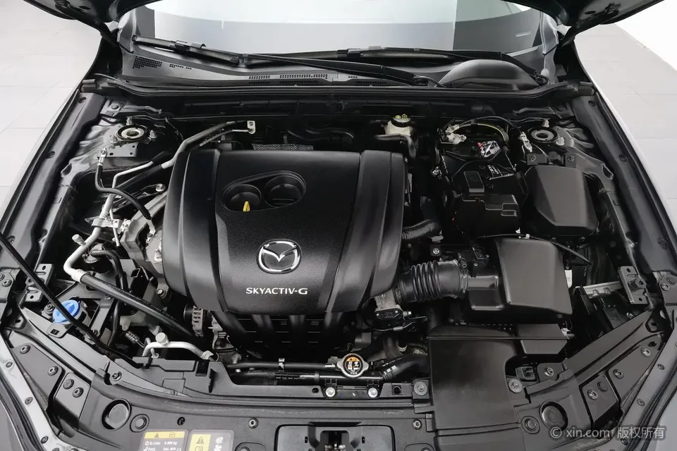 Mazda Axela Mazda3 Angkesela 2022 2.0L Automatic Premium Edition 2023 — thumbnail 2