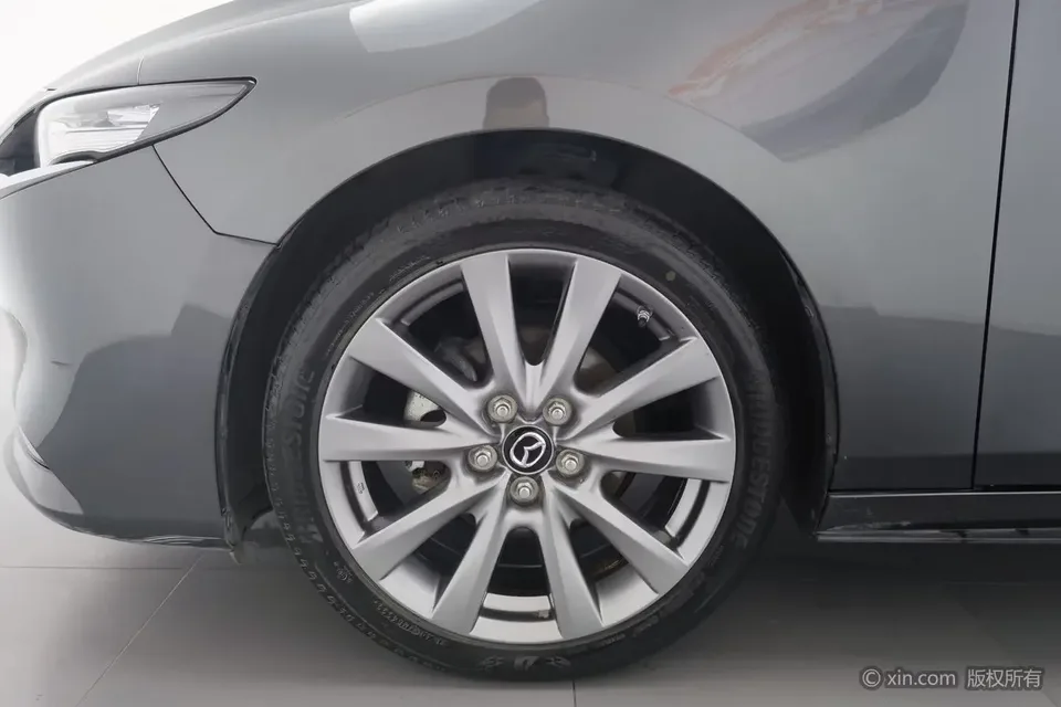 Mazda Axela Mazda3 Angkesela 2022 2.0L Automatic Premium Edition 2023 — thumbnail 3