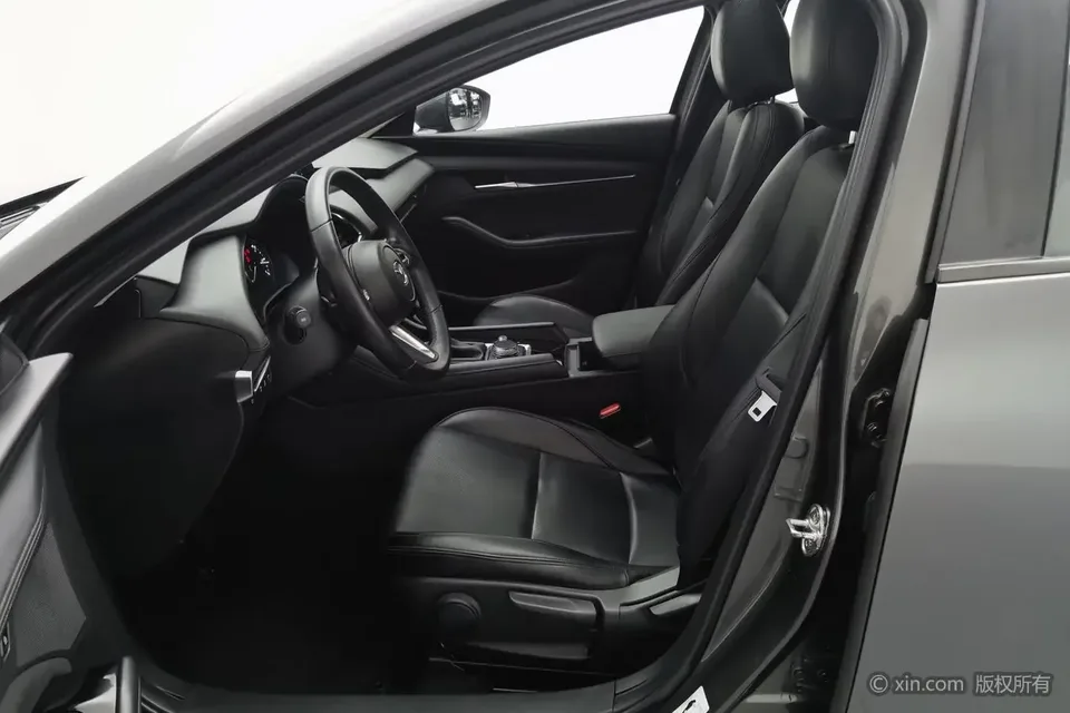 Mazda Axela Mazda3 Angkesela 2022 2.0L Automatic Premium Edition 2023 — thumbnail 5