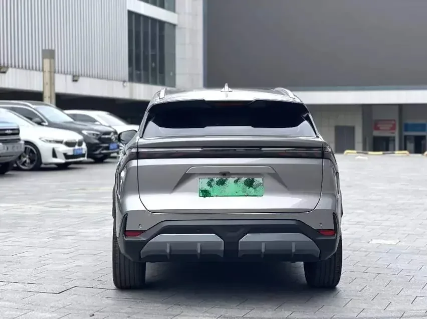 Geely Galaxy L7 Galaxy L7 2025 1.5L EM-i 115km Explorer Edition 2025 — thumbnail 2