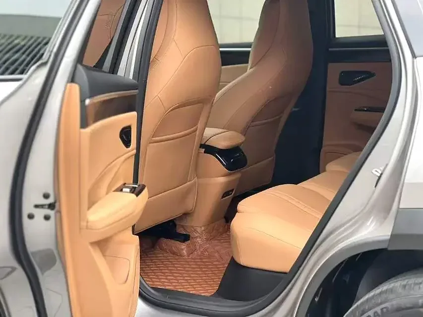 Geely Galaxy L7 Galaxy L7 2025 1.5L EM-i 115km Explorer Edition 2025 — thumbnail 3