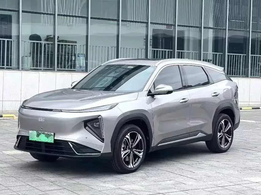 Geely Galaxy L7 Galaxy L7 2025 1.5L EM-i 115km Explorer Edition 2025 — photo 1, buy with delivery to Moscow