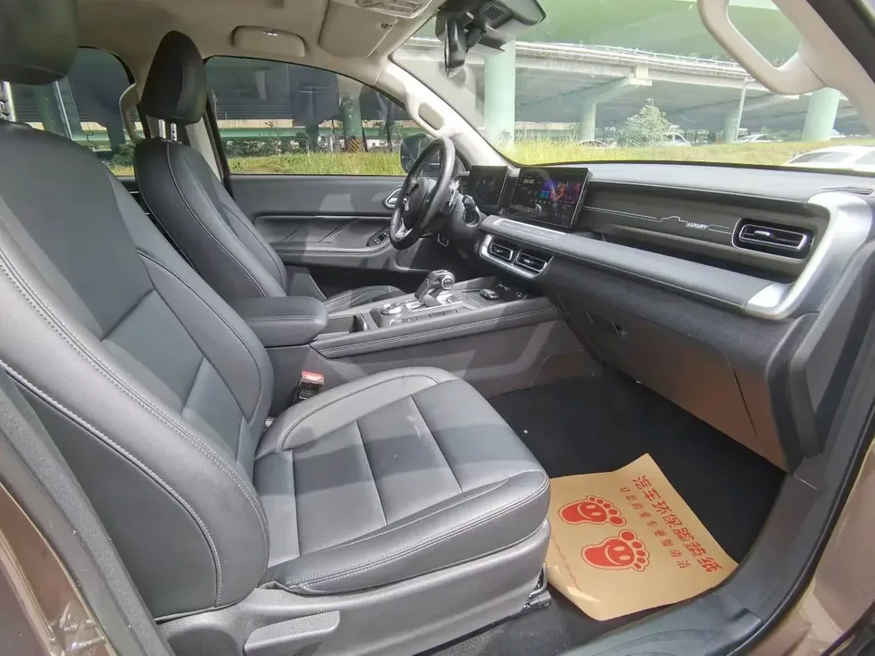 Great Wall Poer gun 2023 Passenger version 2.0T gasoline automatic four-wheel drive sport model GW4C20B 2023 — thumbnail 3