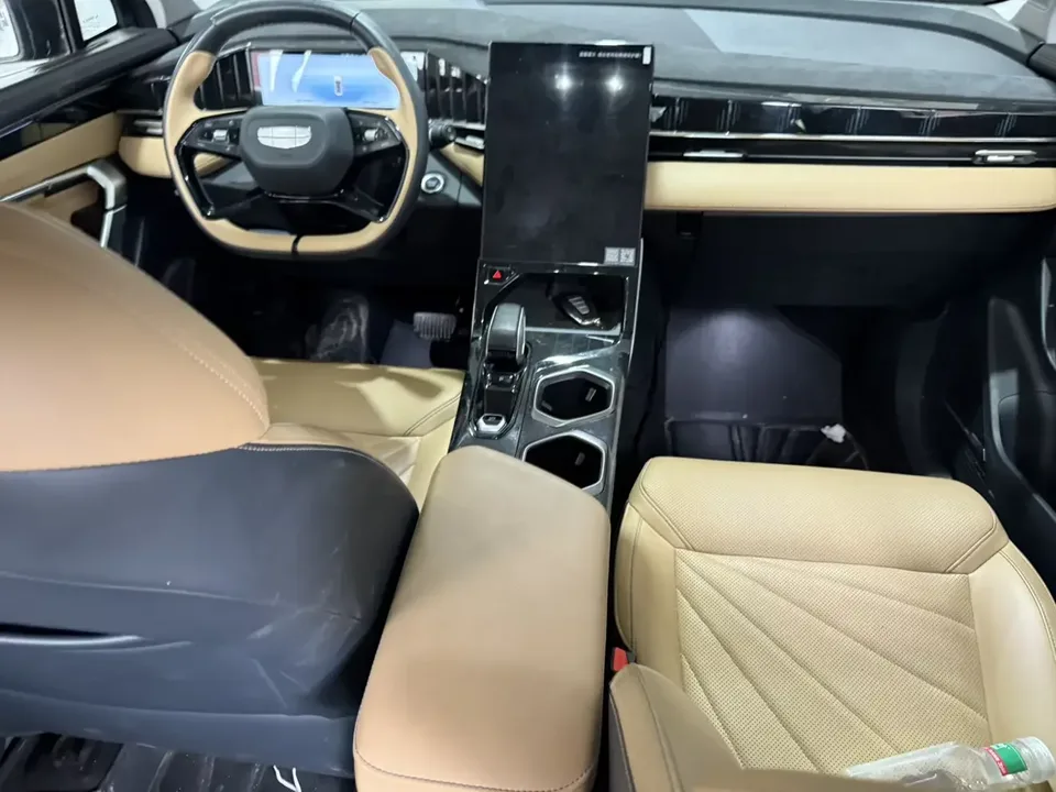 Geely Atlas L Boyue L 2023 1.5TD DCT Premium 2023 — thumbnail 3