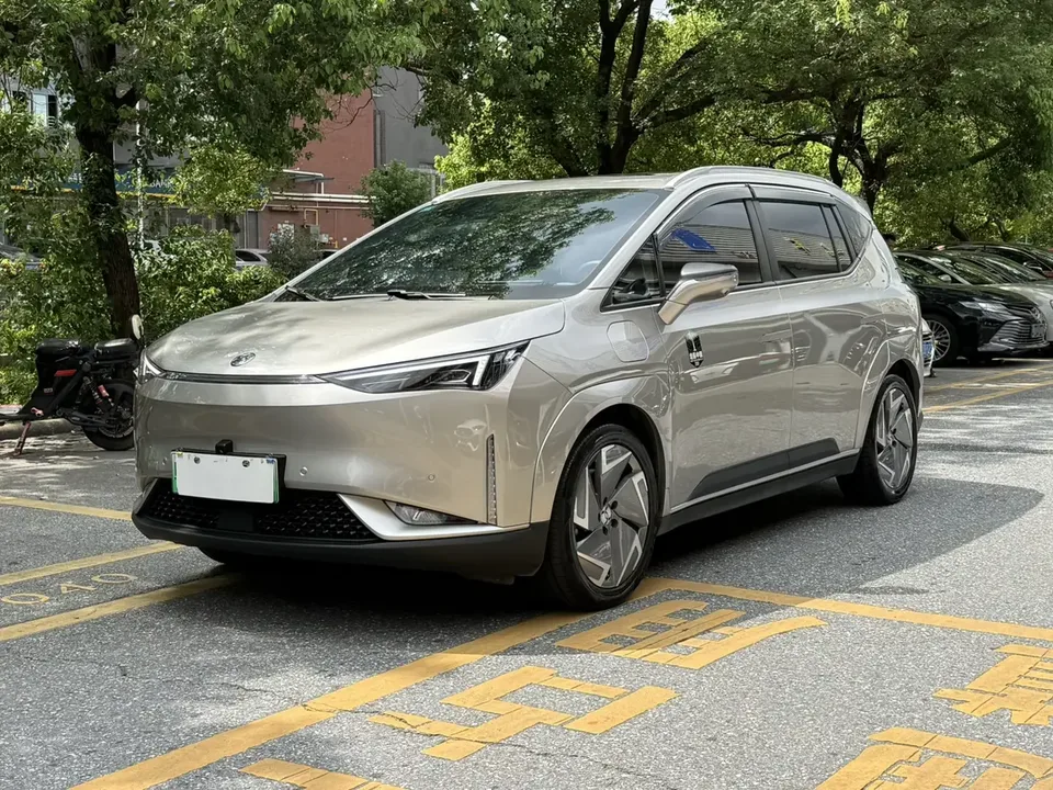 HYCAN Hechuang Z03 Hechuang Z03 2022 510 Trendy Smart Edition 64.23kWh 2022 — photo 1, buy with delivery to Moscow