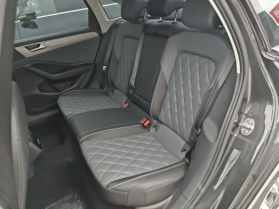 Volkswagen Sagitar Sagitar 2023 300TSI DSG Beyond Edition 2024 — миниатюра 3