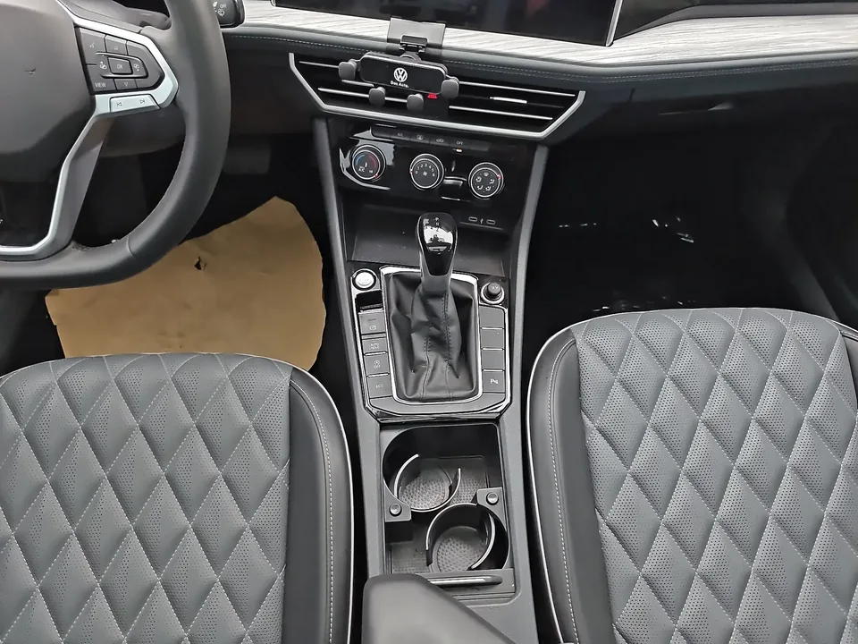 Volkswagen Sagitar Sagitar 2023 300TSI DSG Beyond Edition 2024 — миниатюра 4