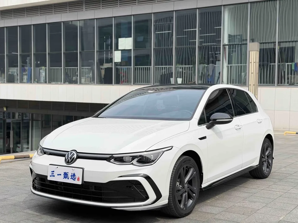 Volkswagen Golf golf 2023 280TSI DSG R-Line Lite 2022 — photo 1, buy with delivery to Moscow