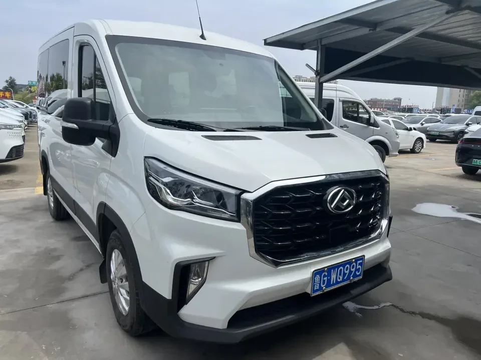 Datong Xintu V90 Xintu V90 2024 Zhijie 2.0T automatic front-wheel drive short-axle mid-top rear single tire 5/6 seats 2025 — фото 1, купить с доставкой в Москву