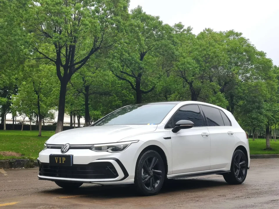 Volkswagen Golf golf 2023 280TSI DSG R-Line Lite 2023 — photo 1, buy with delivery to Moscow