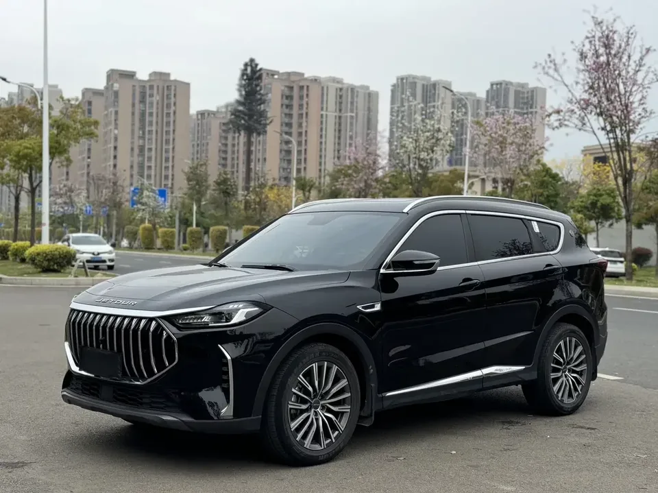 Jetour Jietu X70 PLUS Jietu X70 PLUS 2023 1.6T DCT Powerful 5-seater 2024 — photo 1, buy with delivery to Moscow