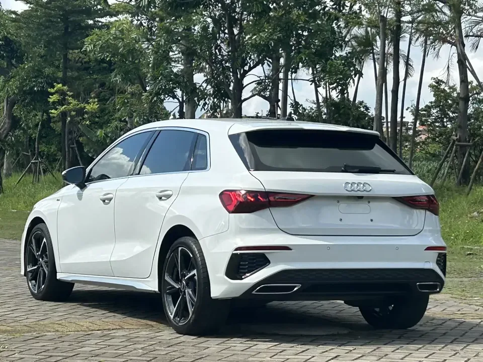 Audi A3 Audi A3 2022 Sportback 35 TFSI Stylish and sporty 2023 — миниатюра 2