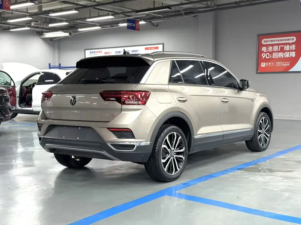 Volkswagen T-Roc TANG 2022 280TSI DSG 2WD Comfort PLUS 2022 — миниатюра 2