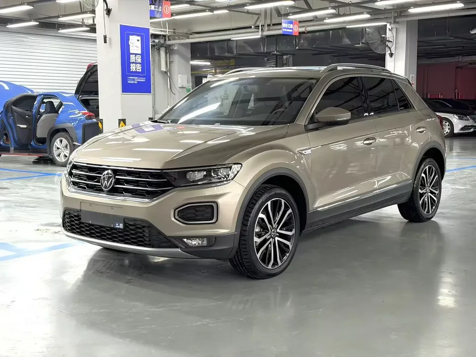 Volkswagen T-Roc TANG 2022 280TSI DSG 2WD Comfort PLUS 2022 — фото 1, купить с доставкой в Москву