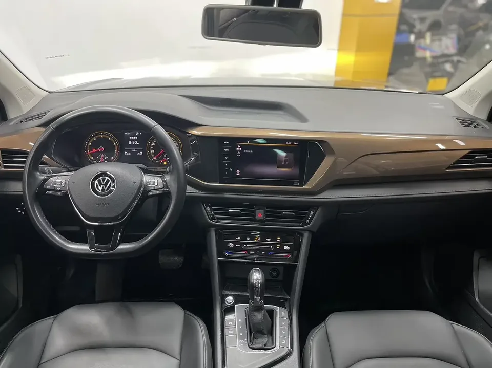 Volkswagen Tharu tuyue 2022 280TSI 2WD Deluxe Edition 2022 — thumbnail 5